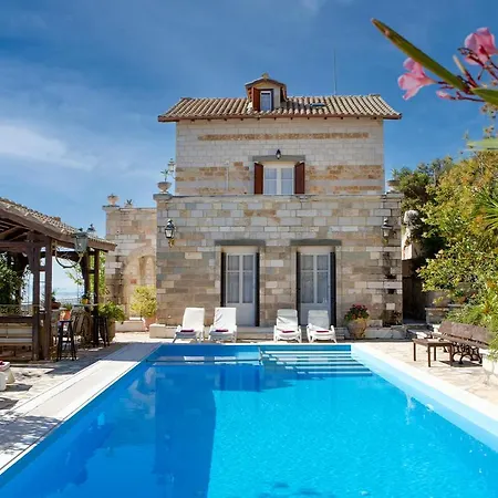 Senecio Villa